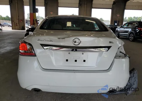 2015 Nissan Altima 2.5 из США, поврежденный, VIN 1N4AL3AP3FN885532